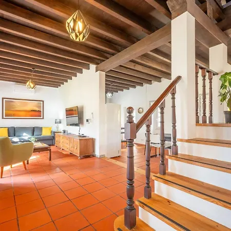 Guestready - Traditional Home In Parede Exterior photo
