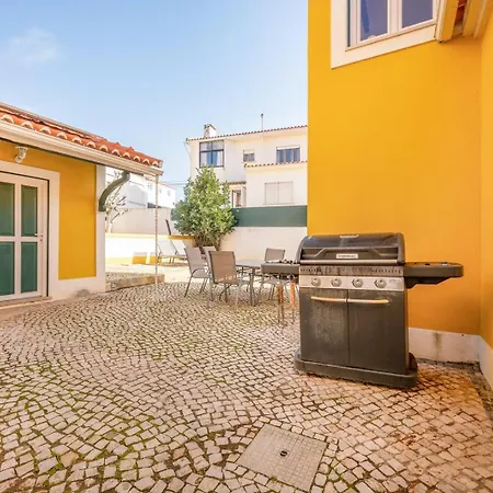 Guestready - Traditional Home In Parede Exterior photo