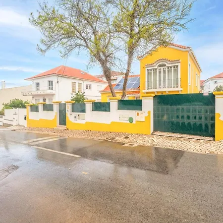 Guestready - Traditional Home In Parede Exterior photo